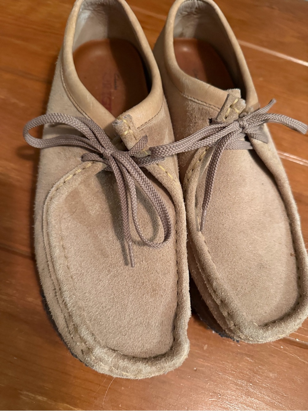Clarks Men's Suede Chukka Boots in Light Brown